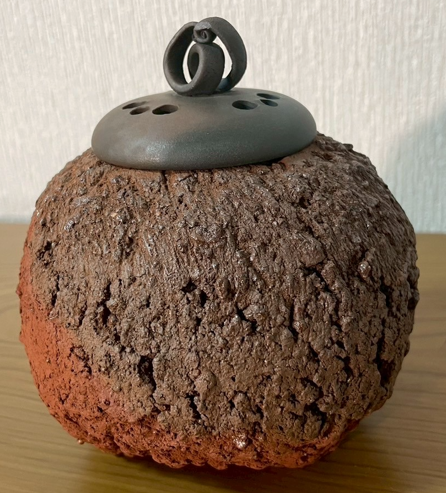 Kameya Japan Tradition - Gradiated Sadogashima Incense Burner by 5th Generation Ito Sekisui