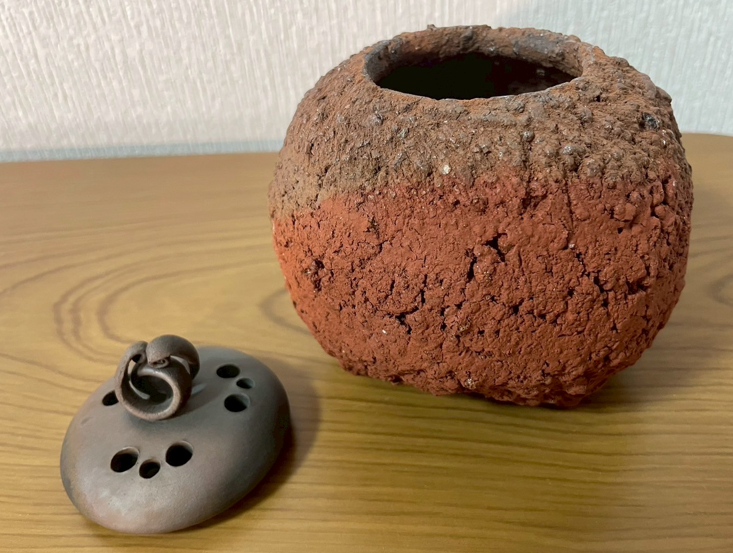 Kameya Japan Tradition - Gradiated Sadogashima Incense Burner by 5th Generation Ito Sekisui